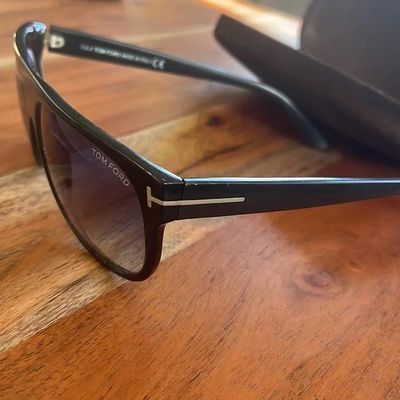 Tom Ford Sunglasses - Picture 3 of 4